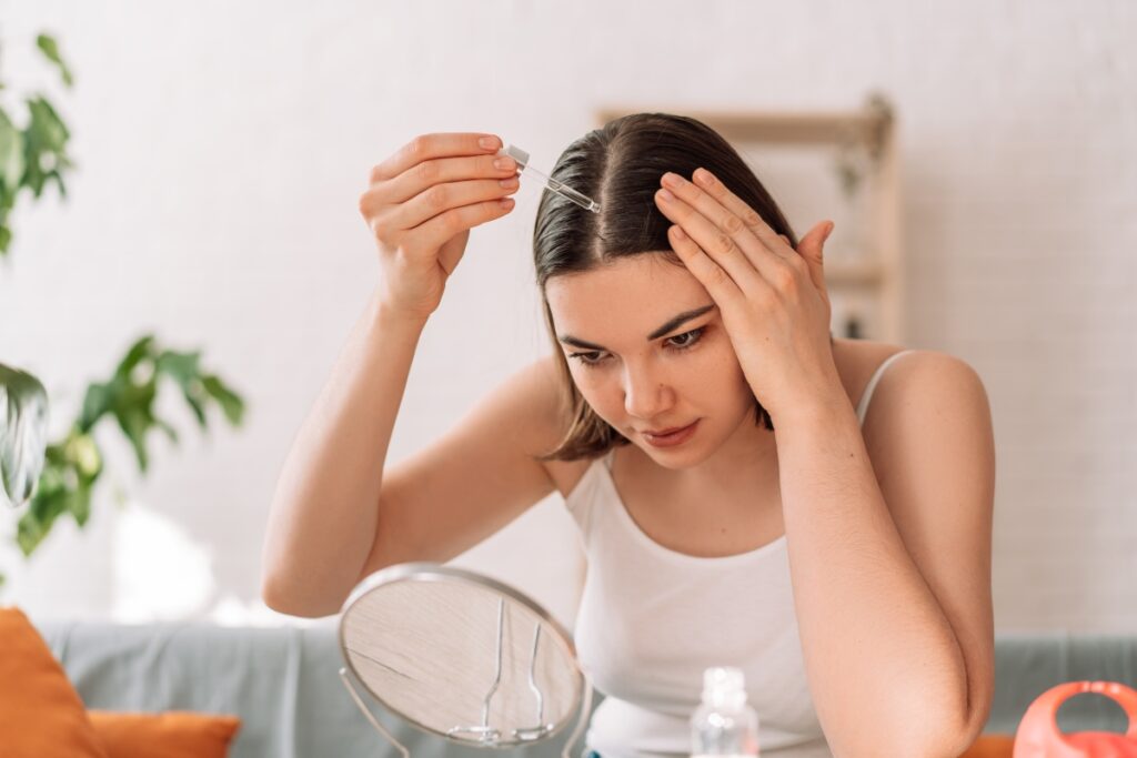 minoxidil-como-usar-no-cabelo-feminino